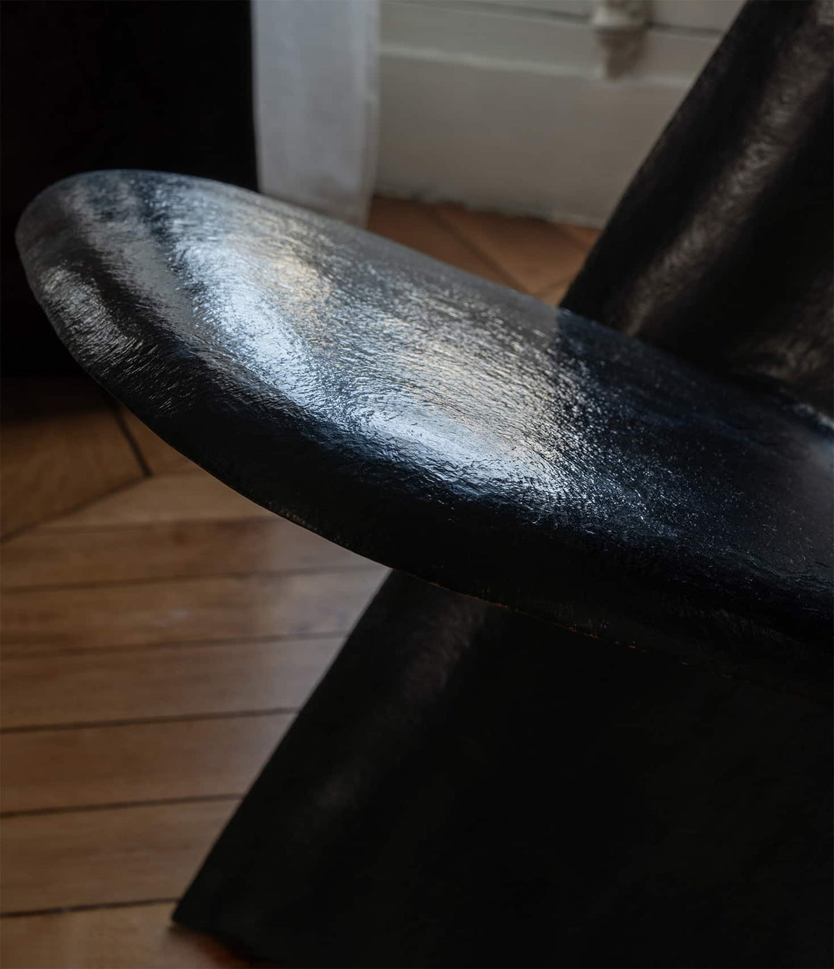 Chaise Palabre by Noé Duchaufour-Lawrance