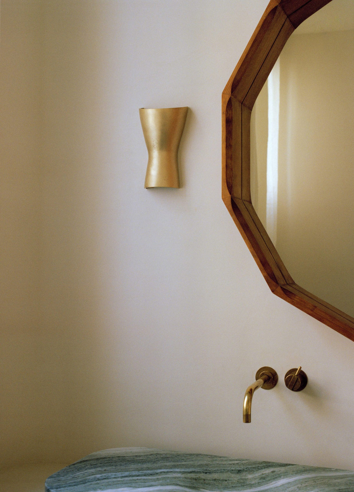 Zaka Sconce